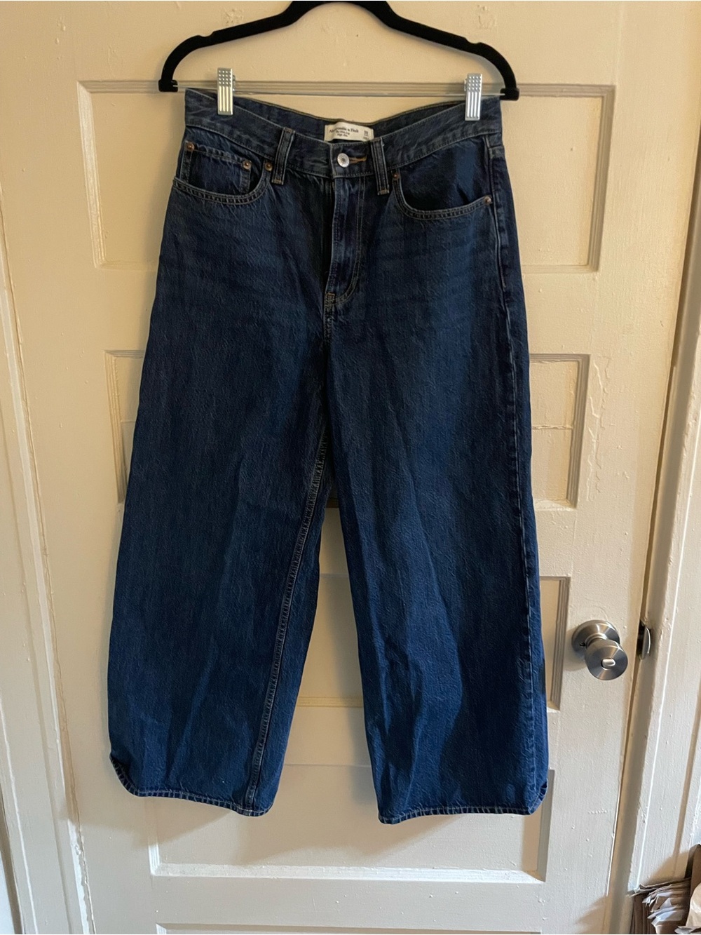 Abercrombie High Rise Wide Leg Jean 28S